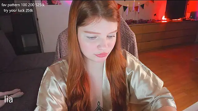 Snapshot of lil_lia chatting on January 14, 5:51 am lil lia online show from January 14, 5:51 am