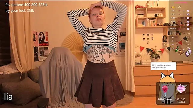 Snapshot of lil_lia chatting on September 25, 8:56 pm lil lia online show from September 25, 8:56 pm