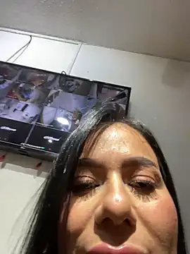 Miah gomez  online show from February 5, 10:47 pm