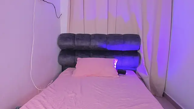 AmyStevenss online show from July 22, 6:27 am