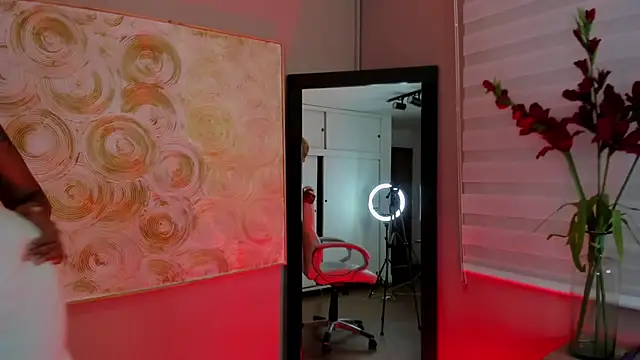 Snapshot of haiiley_more chatting on February 4, 2:17 am haiiley more online show from February 4, 2:17 am