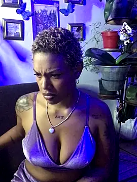 Snapshot of haiiley_more chatting on October 25, 12:18 am haiiley more online show from October 25, 12:18 am