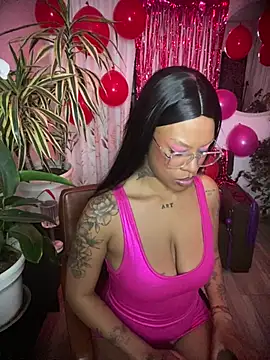 Snapshot of haiiley_more chatting on February 14, 4:42 am haiiley more online show from February 14, 4:42 am