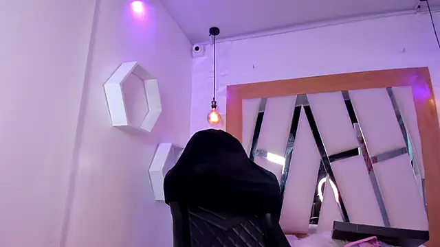 ary cooper  online show from December 5, 12:47 pm