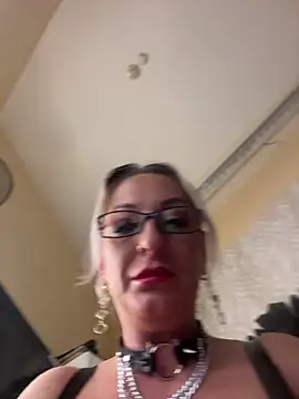 Luiza Hammer online show from May 18, 12:55 pm