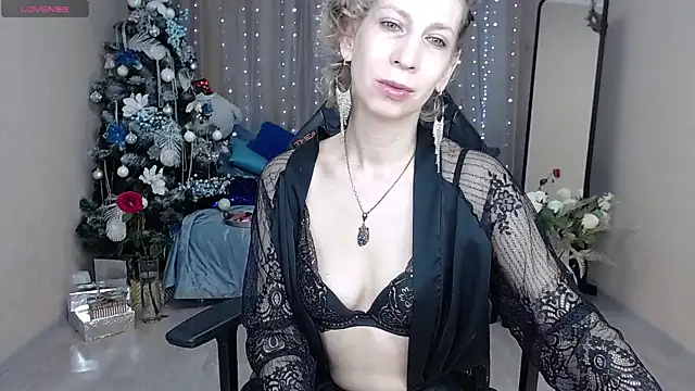 Snapshot of AdrianaSea chatting on January 10, 3:18 am AdrianaSea online show from January 10, 3:18 am