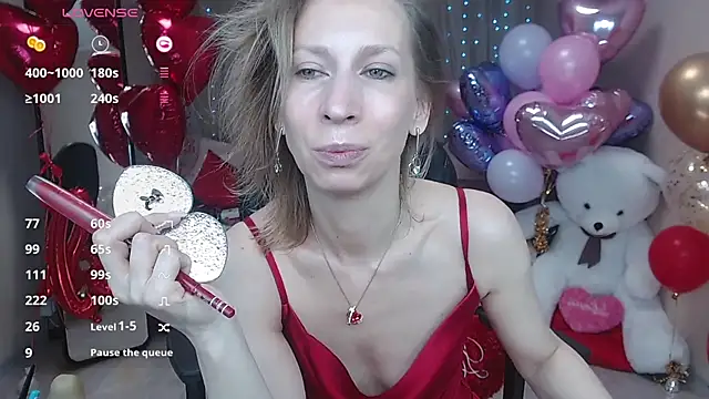 Snapshot of AdrianaSea chatting on February 14, 6:02 am AdrianaSea online show from February 14, 6:02 am