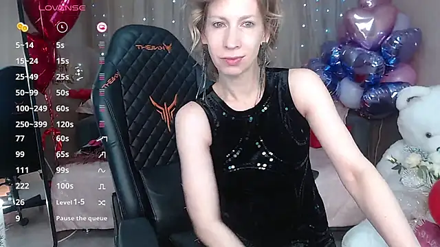 Snapshot of AdrianaSea chatting on March 6, 4:19 am AdrianaSea online show from March 6, 4:19 am