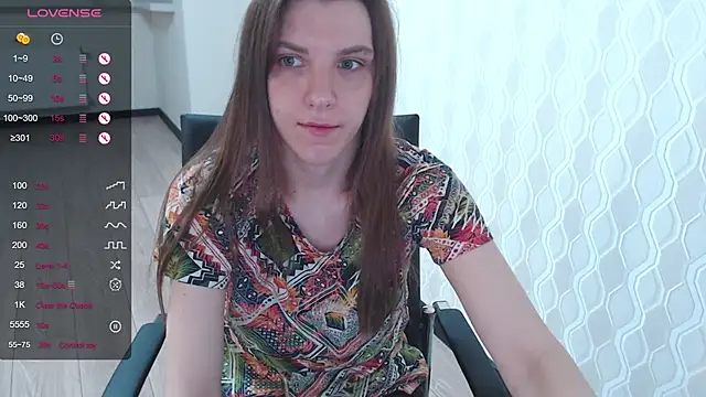 Snapshot of LisaHeart chatting on December 18, 1:48 am LisaHeart online show from December 18, 1:48 am