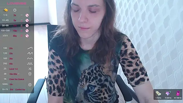 Snapshot of LisaHeart chatting on October 10, 5:39 am LisaHeart online show from October 10, 5:39 am