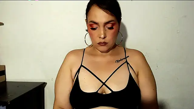 Snapshot of Miss_Agatha chatting on October 8, 12:41 am Miss Agatha online show from October 8, 12:41 am