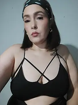 Miss Agatha online show from March 15, 1:39 pm