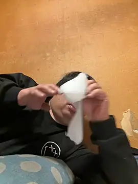 Snapshot of punk0805 chatting on March 10, 12:21 pm punk0805 online show from March 10, 12:21 pm