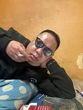 Snapshot of punk0805 chatting on March 17, 11:57 am punk0805 online show from March 17, 11:57 am