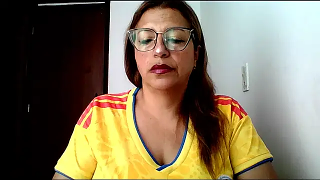 Snapshot of RossanaLionheart chatting on July 3, 12:33 pm RossanaLionheart online show from July 3, 12:33 pm