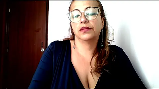Snapshot of RossanaLionheart chatting on July 21, 12:18 pm RossanaLionheart online show from July 21, 12:18 pm