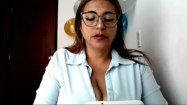 Snapshot of RossanaLionheart chatting on July 28, 3:21 pm RossanaLionheart online show from July 28, 3:21 pm