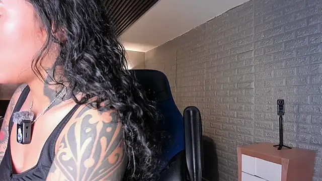 Snapshot of magic_marg chatting on October 30, 7:47 pm magic marg online show from October 30, 7:47 pm