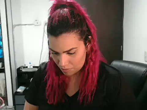 Snapshot of CarolinaRincon chatting on February 27, 10:31 pm CarolinaRincon online show from February 27, 10:31 pm