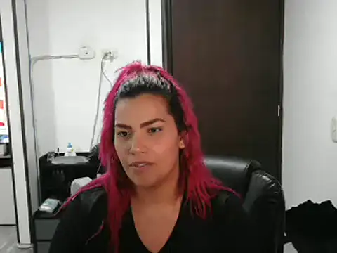 Snapshot of CarolinaRincon chatting on February 28, 1:37 am CarolinaRincon online show from February 28, 1:37 am