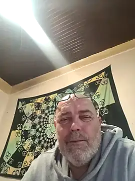 Snapshot of bobosse83 chatting on March 22, 1:53 am bobosse83 online show from March 22, 1:53 am