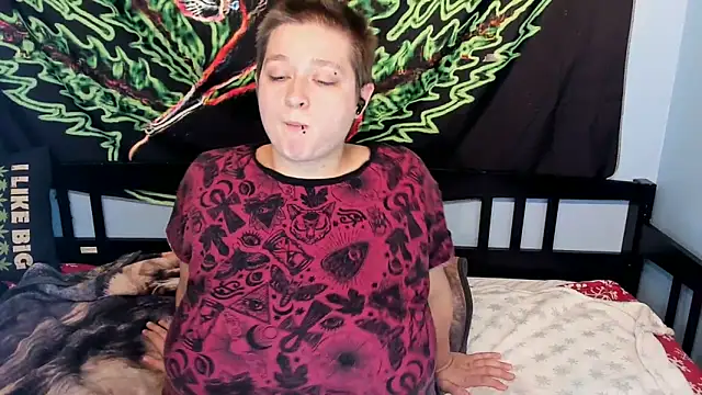 Snapshot of Chloenightmare chatting on November 1, 9:28 pm Chloenightmare online show from November 1, 9:28 pm