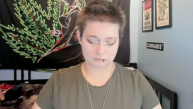 Snapshot of Chloenightmare chatting on November 7, 10:54 pm Chloenightmare online show from November 7, 10:54 pm