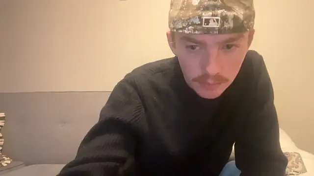 Snapshot of younghungginger chatting on January 10, 2:02 am younghungginger online show from January 10, 2:02 am