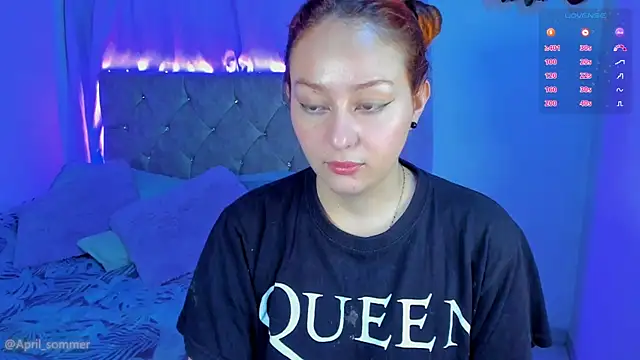 Snapshot of April_sommer1 chatting on November 18, 8:08 am April sommer1 online show from November 18, 8:08 am