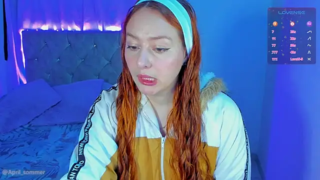 Snapshot of April_sommer1 chatting on November 22, 8:13 am April sommer1 online show from November 22, 8:13 am