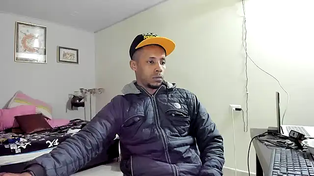 AlejoKhalifa  online show from March 8, 3:02 pm