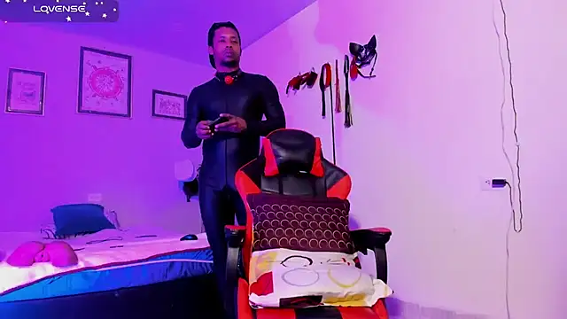 AlejoKhalifa  online show from October 7, 8:55 am