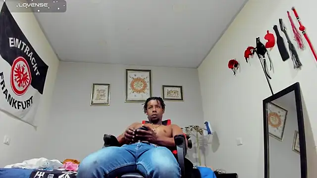 AlejoKhalifa  online show from November 20, 10:31 pm