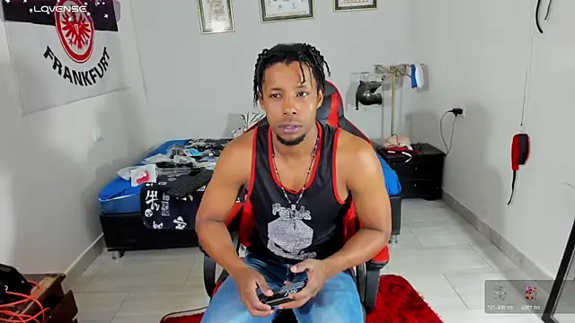 AlejoKhalifa  online show from November 21, 11:47 pm