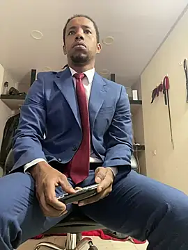 Snapshot of AlejoKhalifa_ chatting on July 12, 7:43 am AlejoKhalifa online show from July 12, 7:43 am