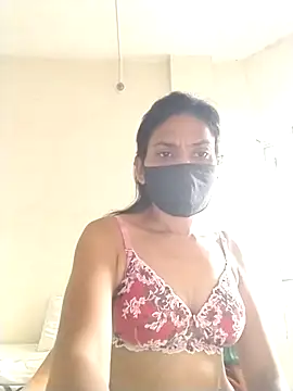 Snapshot of sunita6009 chatting on July 4, 3:45 am sunita6009 online show from July 4, 3:45 am