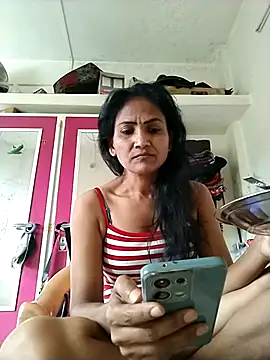 Snapshot of sunita6009 chatting on July 30, 8:24 am sunita6009 online show from July 30, 8:24 am
