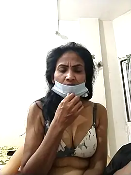 Snapshot of sunita6009 chatting on August 4, 4:20 pm sunita6009 online show from August 4, 4:20 pm