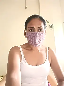 Snapshot of sunita6009 chatting on August 5, 9:23 am sunita6009 online show from August 5, 9:23 am