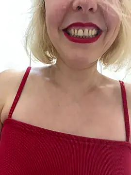 Yourdirtybitch online show from June 9, 5:57 pm