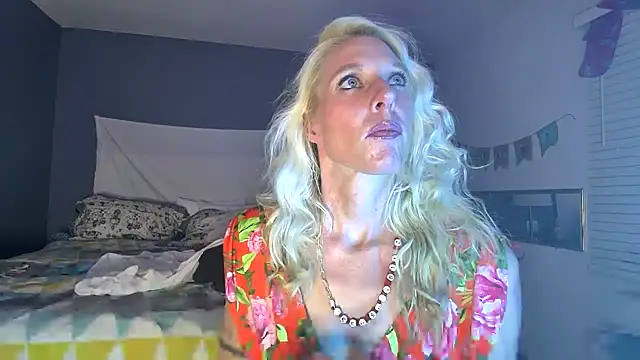 Glamazonx online show from January 22, 1:10 am