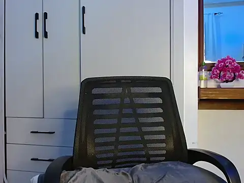 Snapshot of queencydoll chatting on January 13, 9:42 pm queencydoll online show from January 13, 9:42 pm