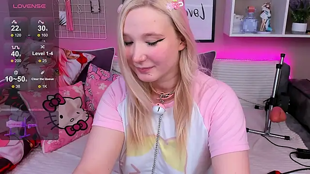 Snapshot of MeowkaKitty chatting on February 4, 4:05 am MeowkaKitty online show from February 4, 4:05 am