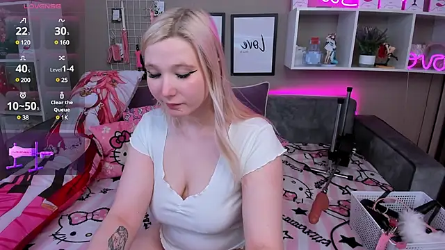 Snapshot of MeowkaKitty chatting on February 8, 7:04 am MeowkaKitty online show from February 8, 7:04 am