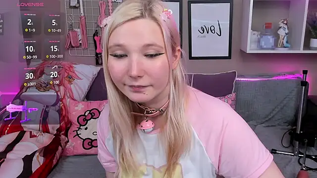 Snapshot of MeowkaKitty chatting on February 11, 3:40 am MeowkaKitty online show from February 11, 3:40 am