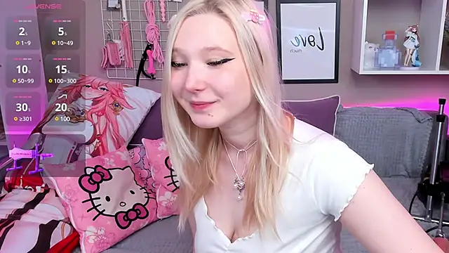 Snapshot of MeowkaKitty chatting on February 17, 1:15 am MeowkaKitty online show from February 17, 1:15 am