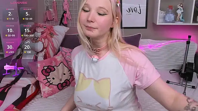Snapshot of MeowkaKitty chatting on February 23, 3:56 am MeowkaKitty online show from February 23, 3:56 am