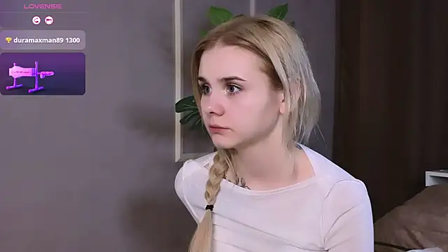 Britney Lynch online show from February 24, 3:23 am