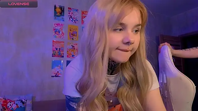 Britney Lynch online show from January 14, 8:03 pm