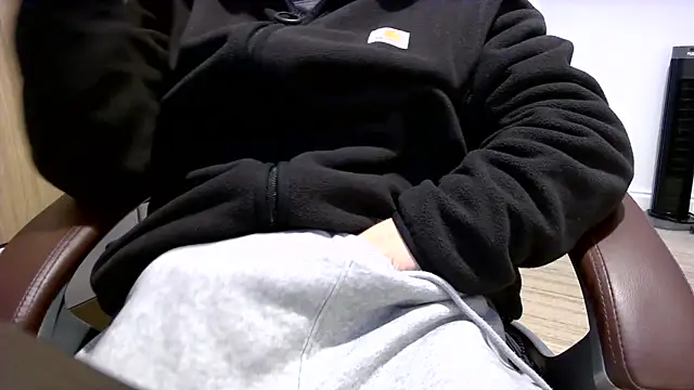 alwayshornyuk online show from February 13, 12:23 pm